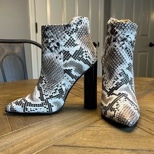 Qupid Snake Skin Booties - Size 7
